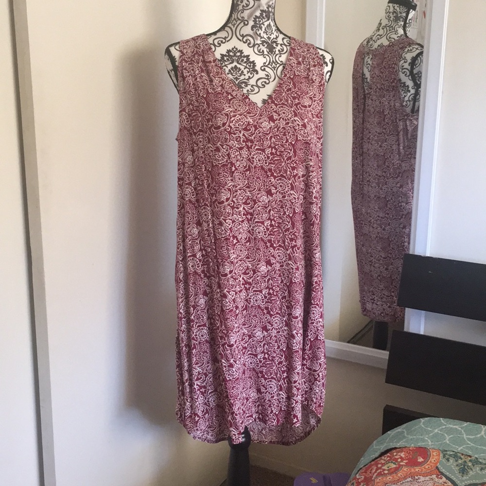 Pretty sleeveless dress 👗!